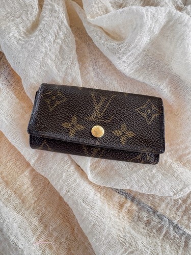 Louis vuitton keyholder - louis, lv