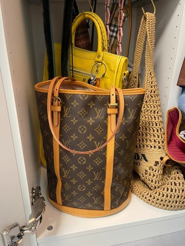 Louis vuitton bucket bag - **,